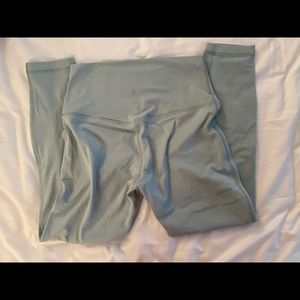 Lululemon aligns 25 NWOT